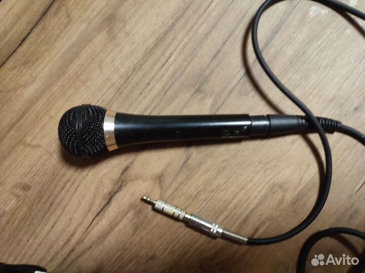 Студийный микрофон