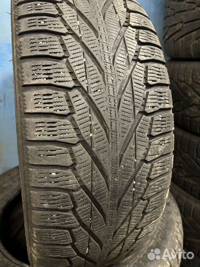 Nokian Tyres Hakkapeliitta R2 SUV 225/60 R17