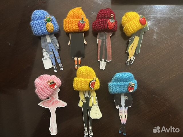 Брошь куколка новая