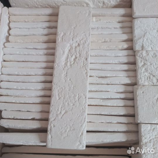 Кирпич облицовочный белый гипсовый