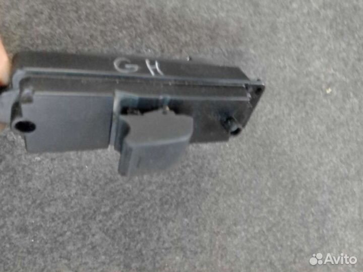 Кнопка стеклоподьеника Mazda 6