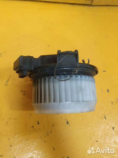 Моторчик печки вентилятор салона субару subaru