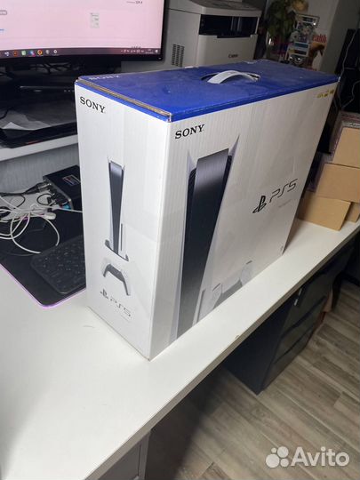 Коробка от Sony Playstation 5 с CD приводом