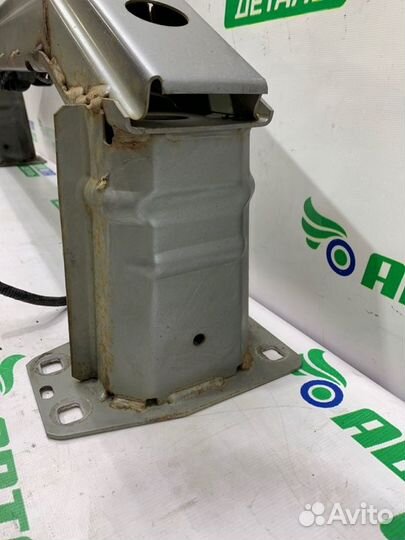 Усилитель бампера передний Land Rover Freelander