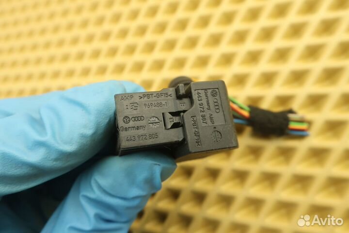 Разъем VAG 443972805
