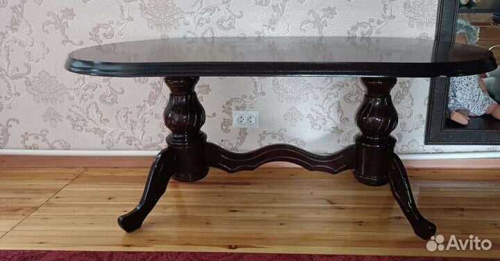 Стол хорошом состояние