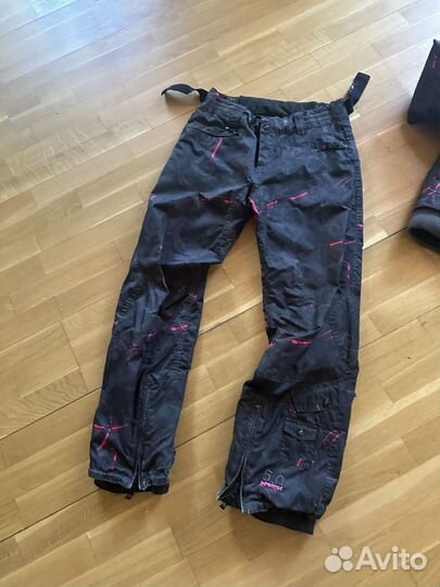 Сноубордический костюм женский