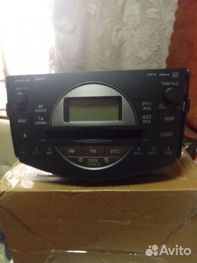 Штатная магнитола на toyota RAV4