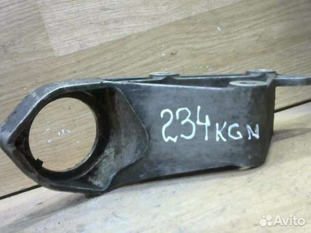 Кронштейн полуоси Opel Vectra C 24426947