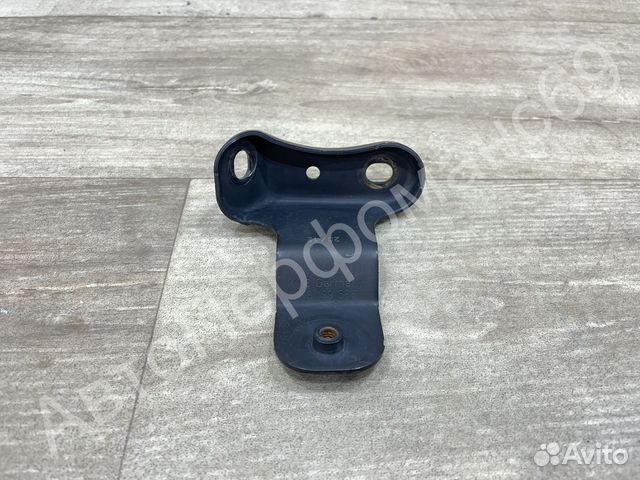 Кронштейн правой подушки двигателя Octavia Passat