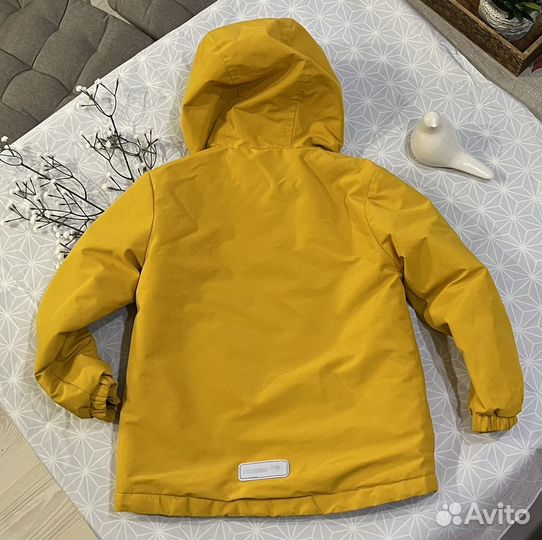 Демисезонная куртка на мальчика 104