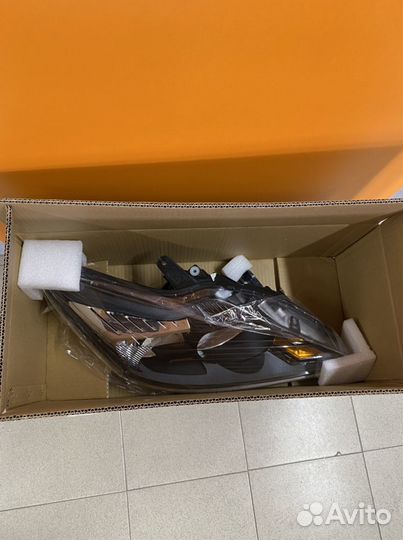 Фара передняя на Форд Фокус 2 08-11 О.Е.М