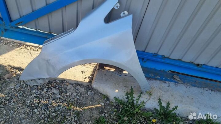 Крыло левое avensis 270