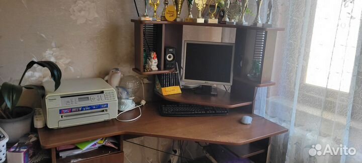 Компьютерный стол угловой