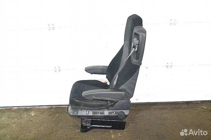 Водительское сиденье mercedes-benz Actros MP4 1842
