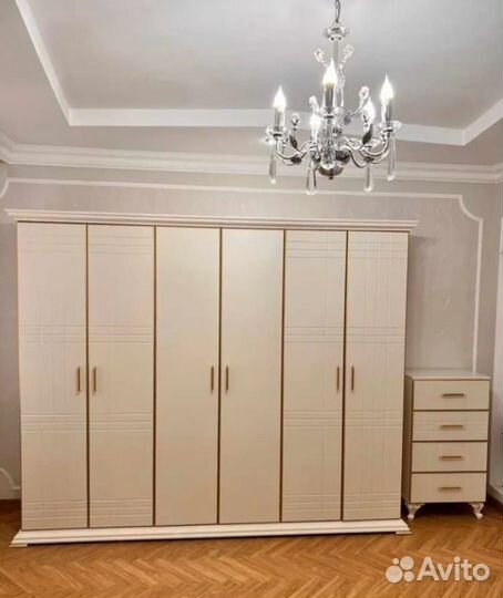 Спальный гарнитур