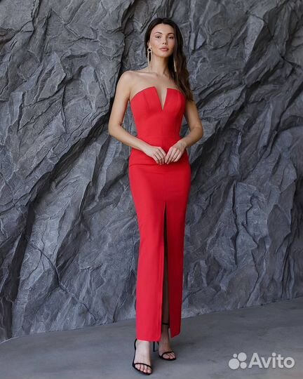 Платье красное