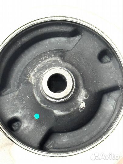 Опора двигателя задняя ssangyong 2074034201