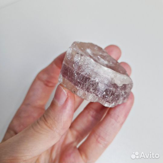 Флюорит фиолетовый необработанный