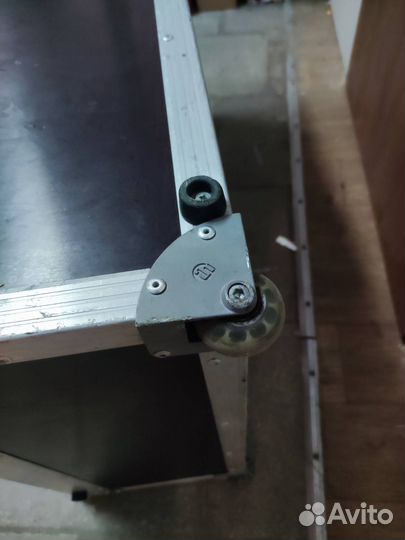 Кофр для оборудования с колёсами (104*66*31см)