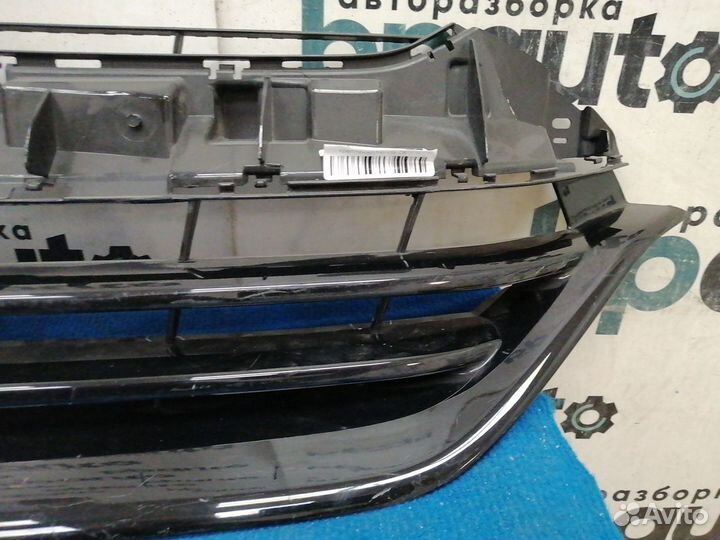 Решетка радиатора 71121-TLA-A000 Honda CR-V V