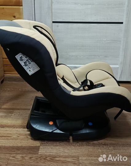 Автомобильное кресло
