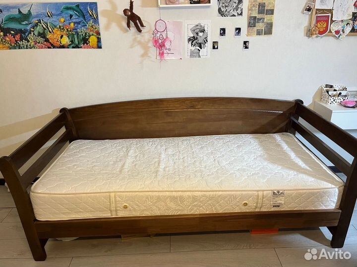 Кровать