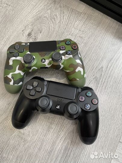 Sony PS4 pro + 2 геймпада