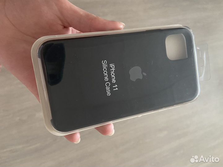 Чехол на iPhone 11