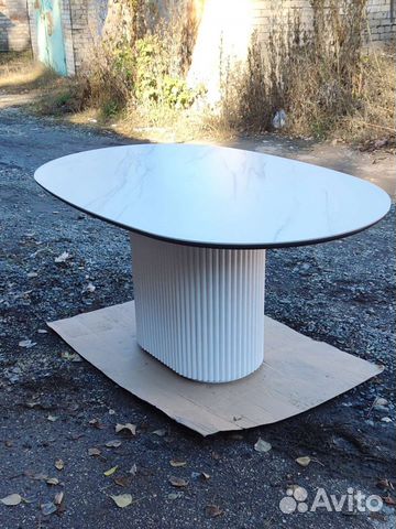 Стол из керамогранита