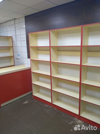 Торговые стеллажи в бутик