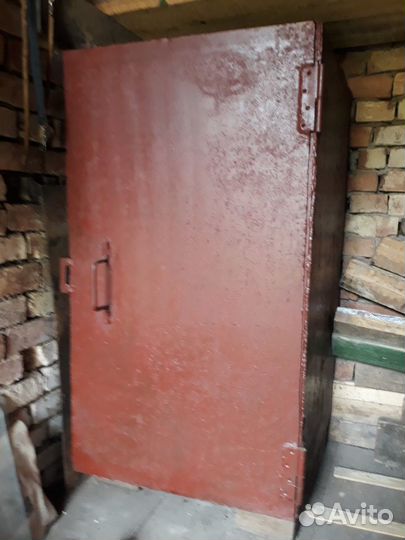 Сейф, ящик, шкаф