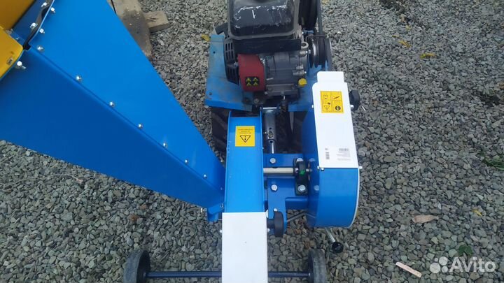 Измельчитель веток садовый