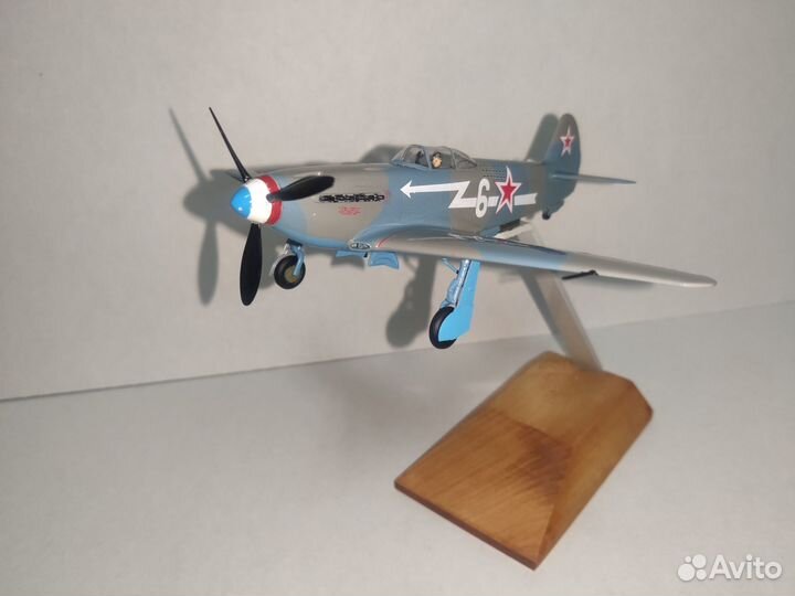 Модель самолета Як-3