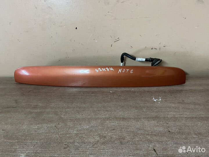 Накладка крышки багажника Nissan Note (E11)