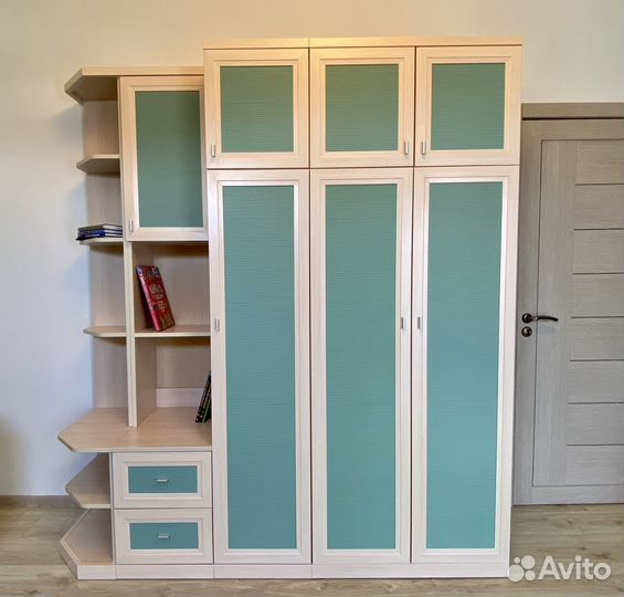 Шкаф, стол, тумба, растущий стул