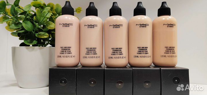 Тональный крем MAC Studio Face And Body