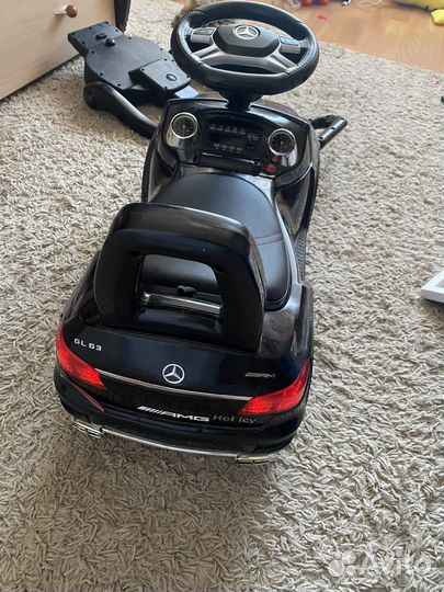 Машинка каталка с родительской ручкой бу