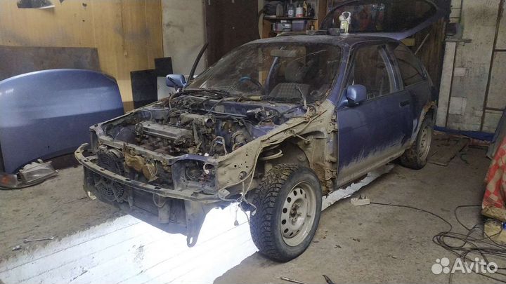 Крыло Toyota Corolla II EL41, AE101 Carina 190