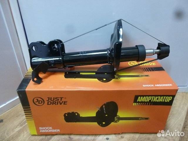 Стойка передняя левая Toyota Corolla AE100 5A