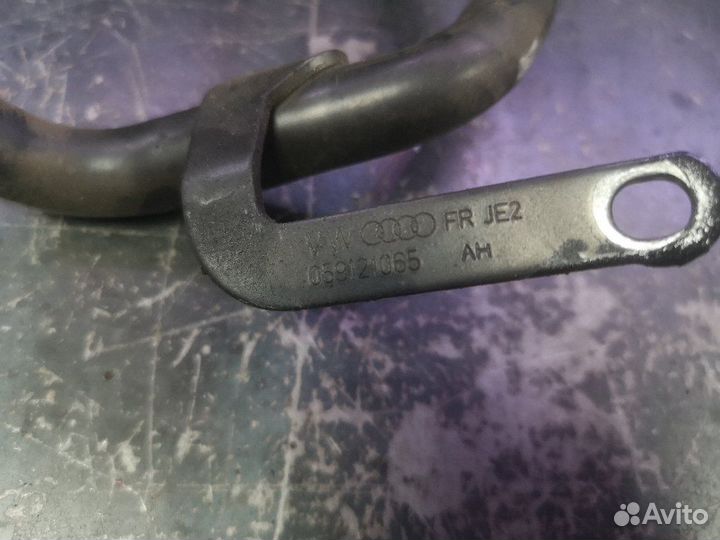 Трубка охлаждающий жидкости audi A6 A8 3.0tdi