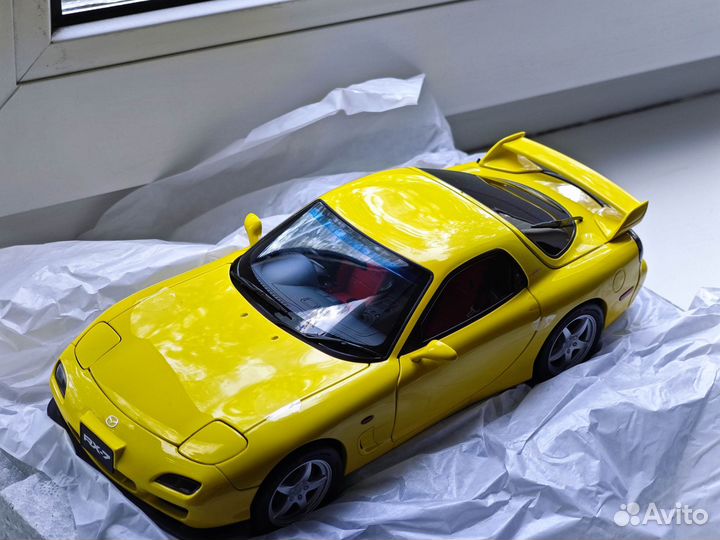 1:18 Mazda RX-7 Polar Master