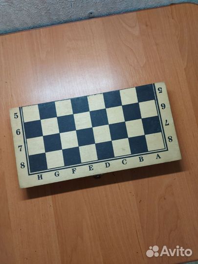 Шахматная доска без фигур, деревянная