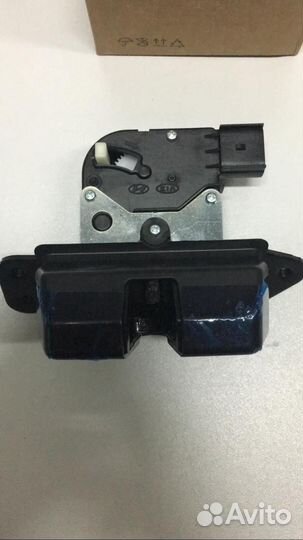Замок крышки багажника Hyundai KIA 812303z000