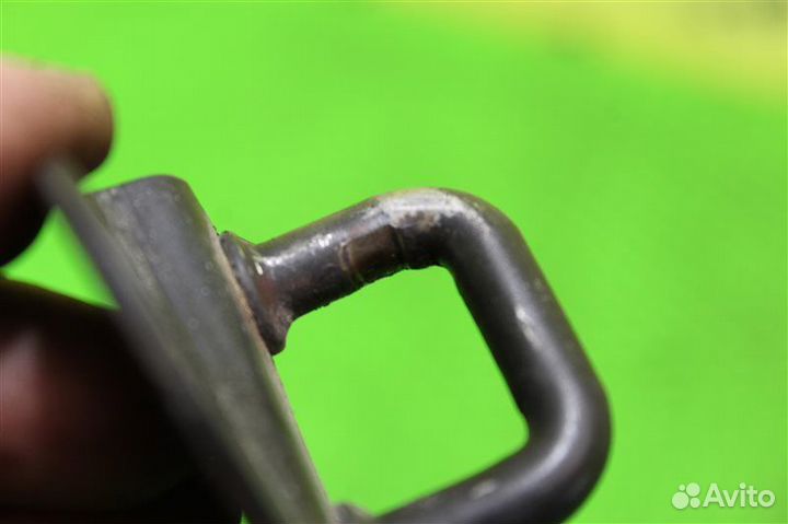 Петля замка багажника задняя Nissan Vanette SK82MN