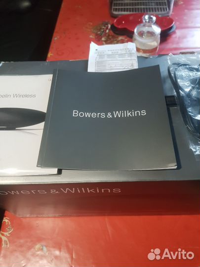 Колонки от Bowers & Wilkins Zeppelin