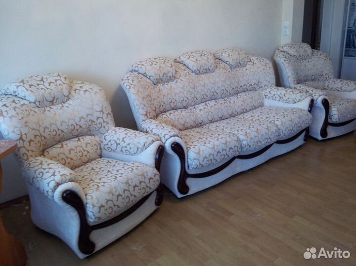 Перетяжка и замена обивки кресел из кожи