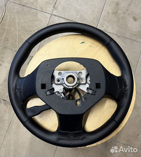 Руль на Lexus is250