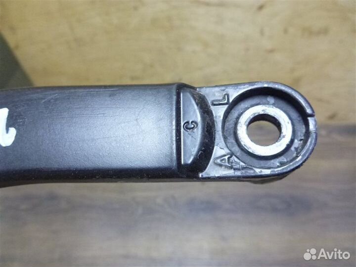 Поводок стеклоочистителя передний правый Infiniti