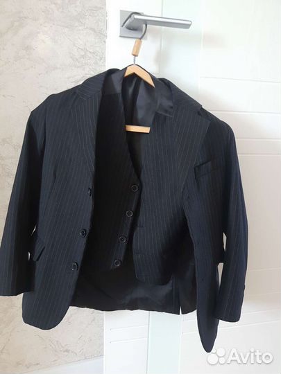 Пиджак на мальчика +жилетка